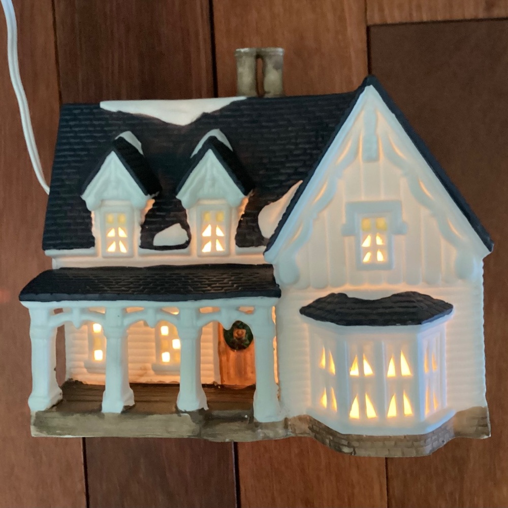 2 NIB Vintage Heartland Valley Village Deluxe Porcelain Lit Houses (See Listing)
